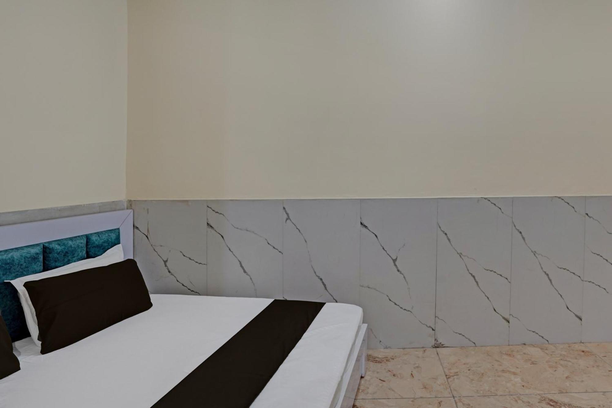 Hotel O Abhinav Hotel 诺伊达 外观 照片