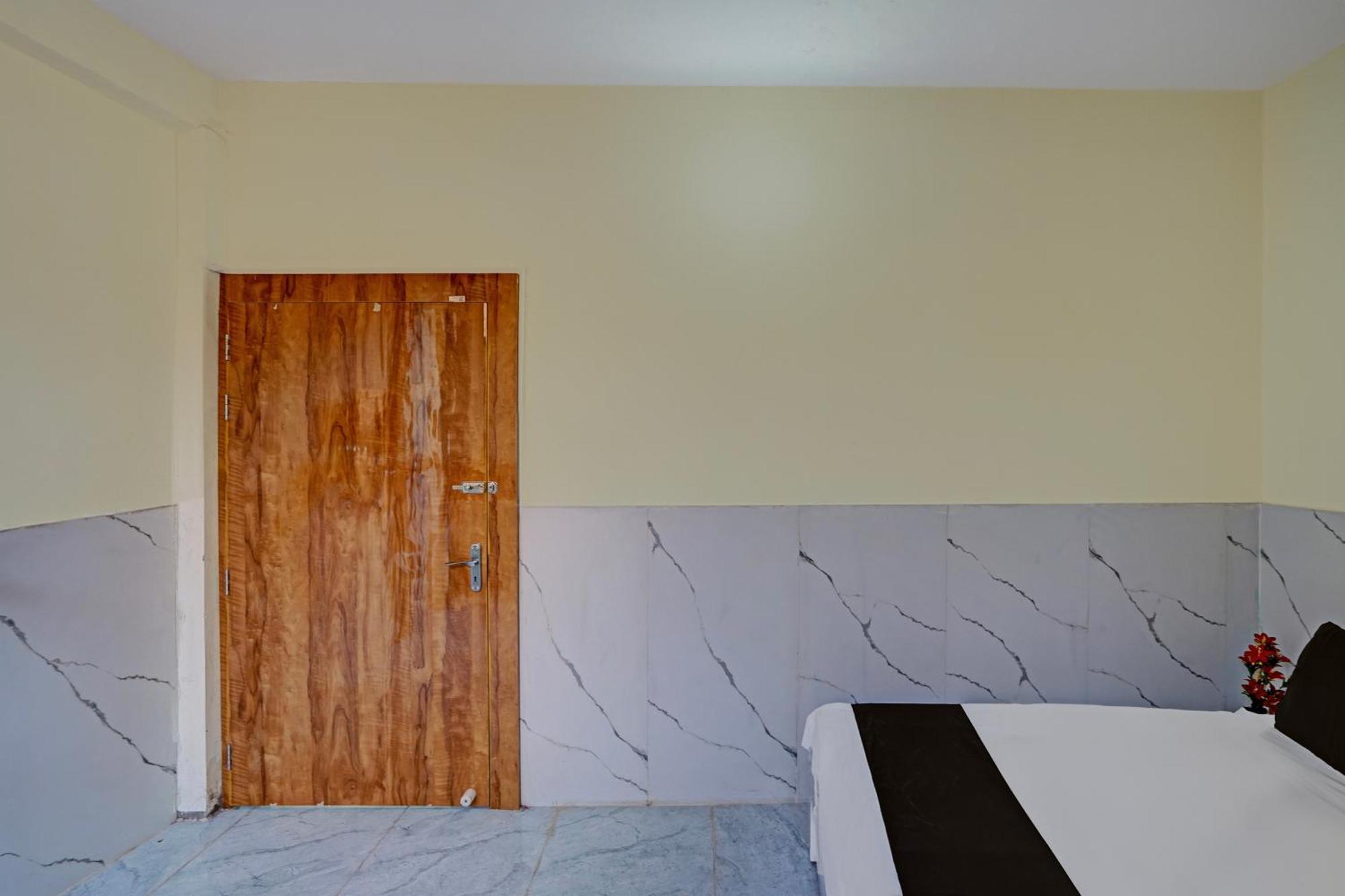 Hotel O Abhinav Hotel 诺伊达 外观 照片
