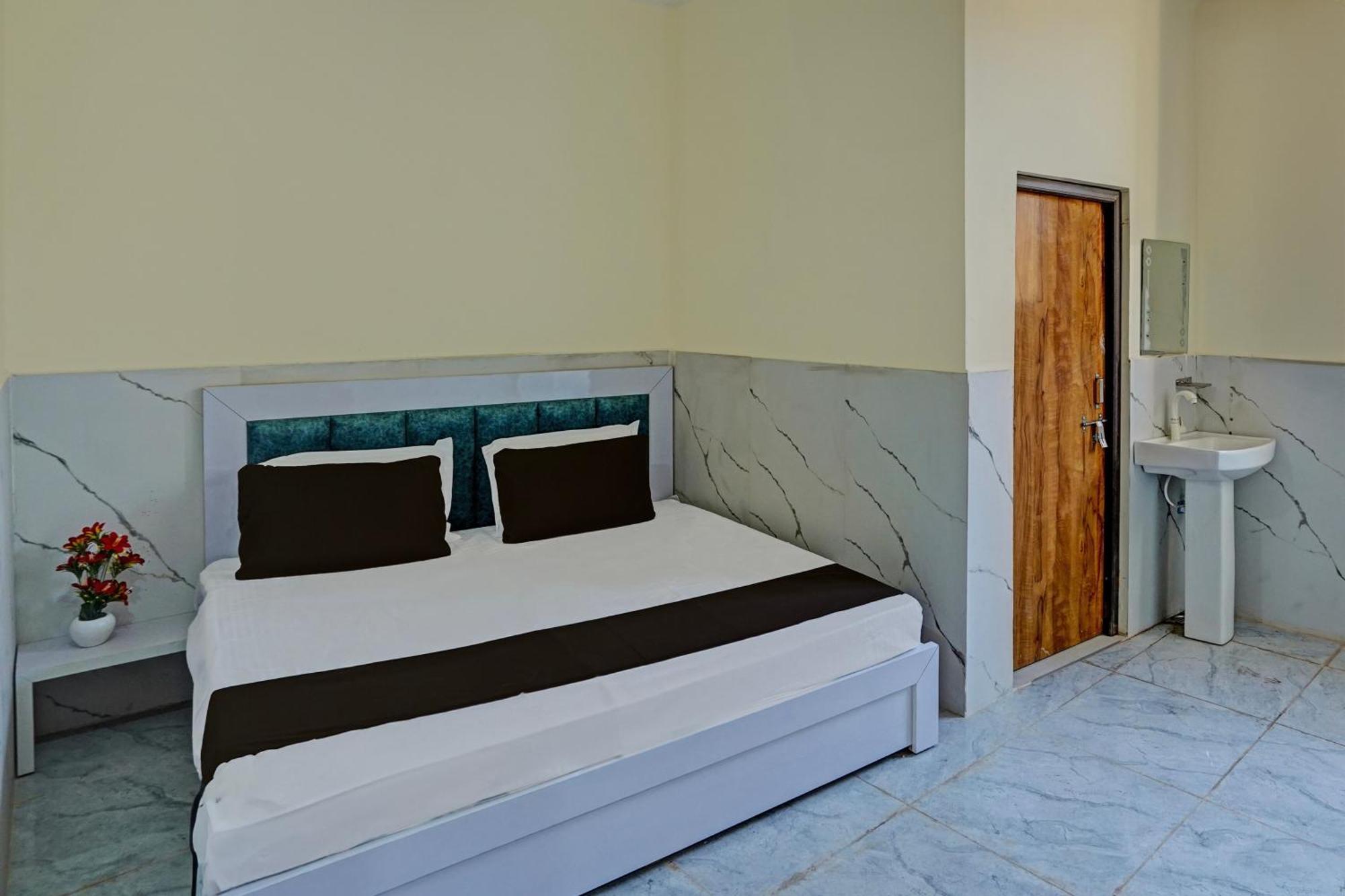 Hotel O Abhinav Hotel 诺伊达 外观 照片