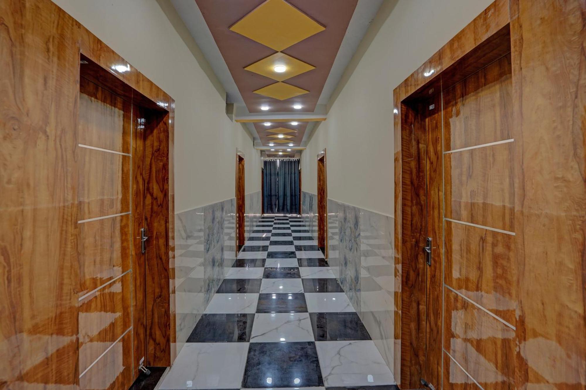Hotel O Abhinav Hotel 诺伊达 外观 照片