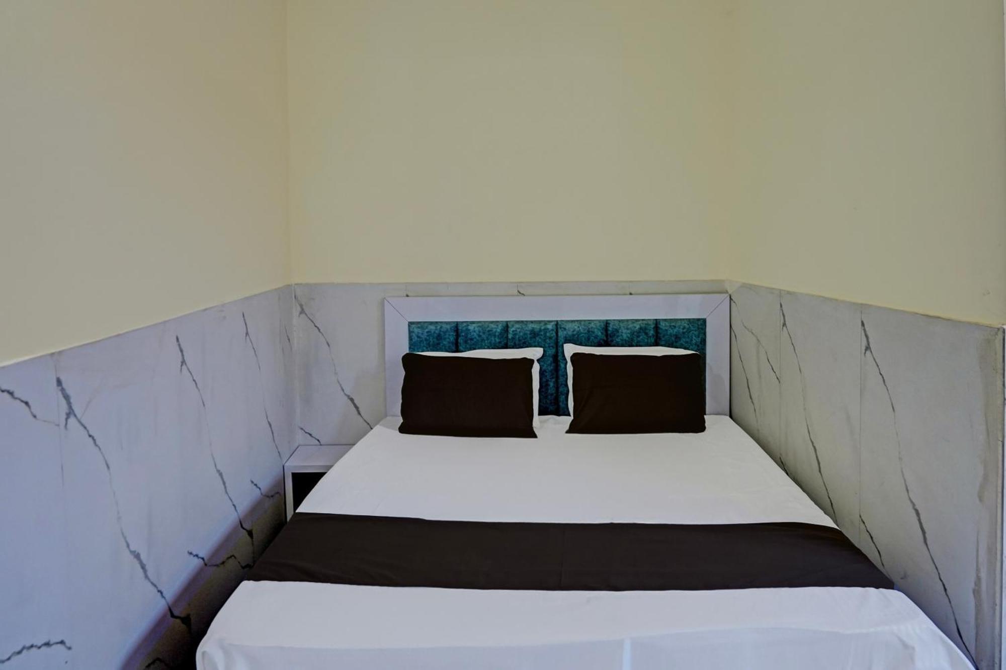 Hotel O Abhinav Hotel 诺伊达 外观 照片