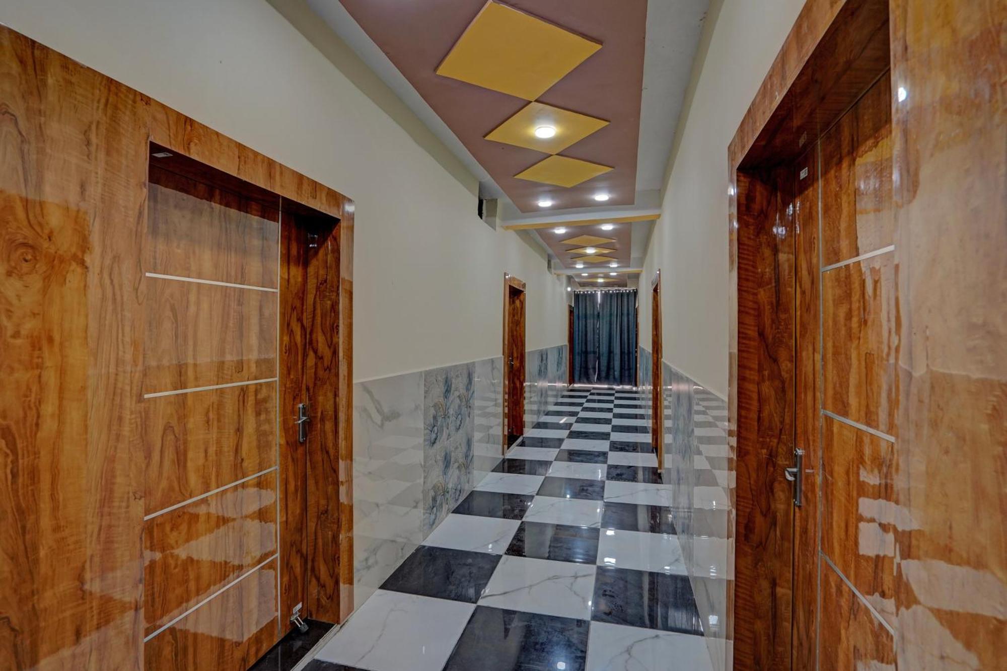 Hotel O Abhinav Hotel 诺伊达 外观 照片