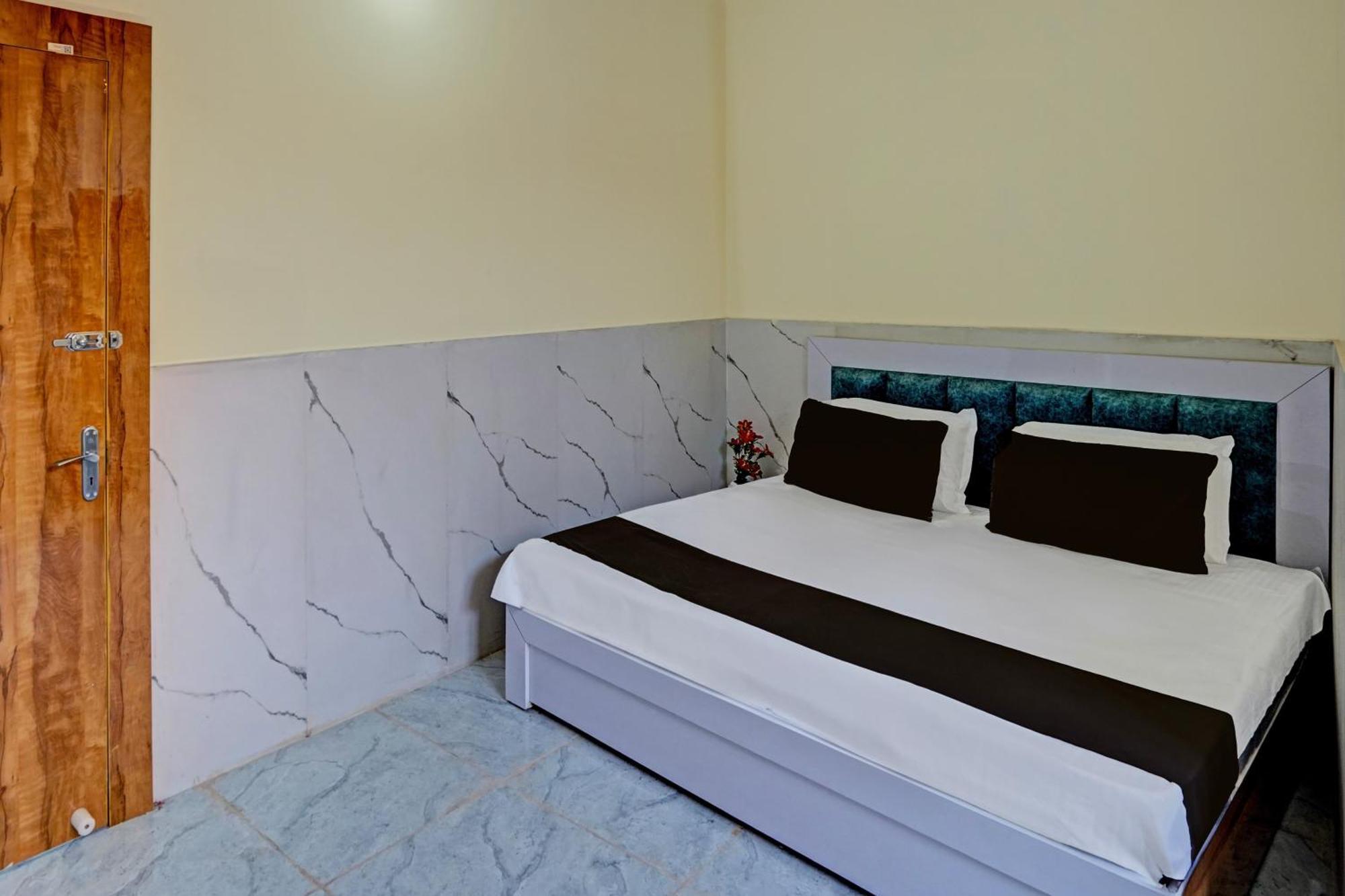 Hotel O Abhinav Hotel 诺伊达 外观 照片