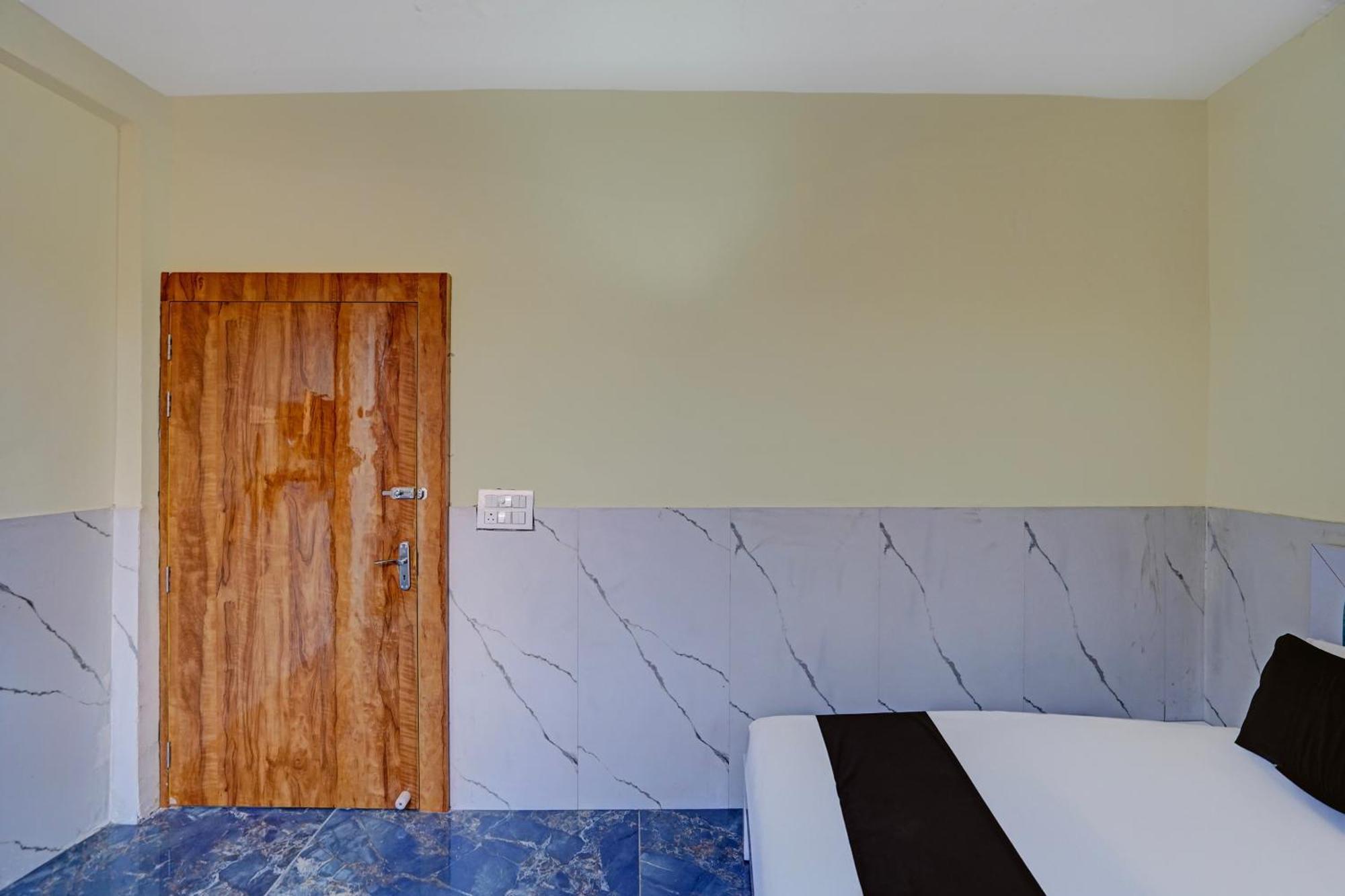 Hotel O Abhinav Hotel 诺伊达 外观 照片