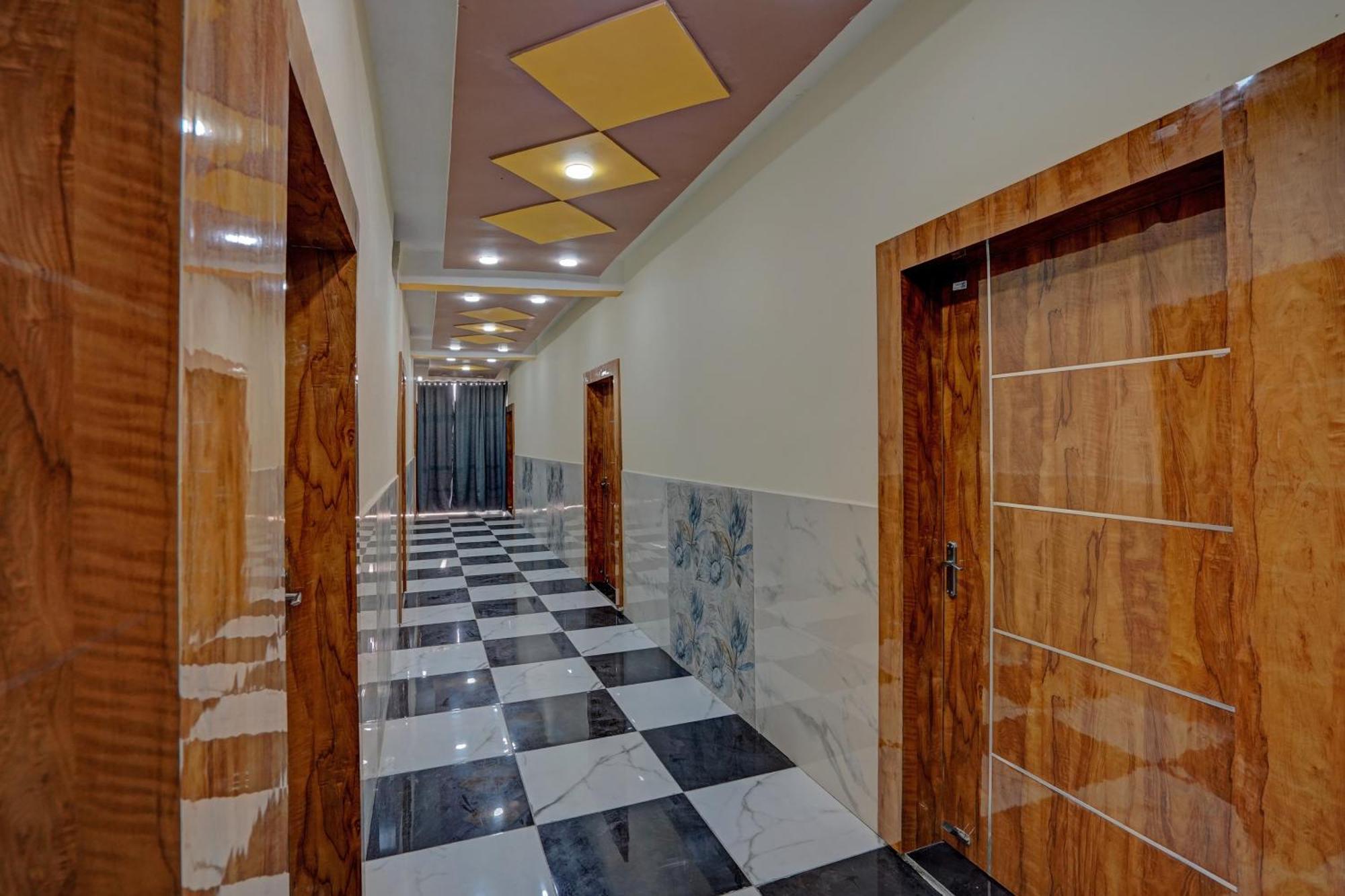 Hotel O Abhinav Hotel 诺伊达 外观 照片